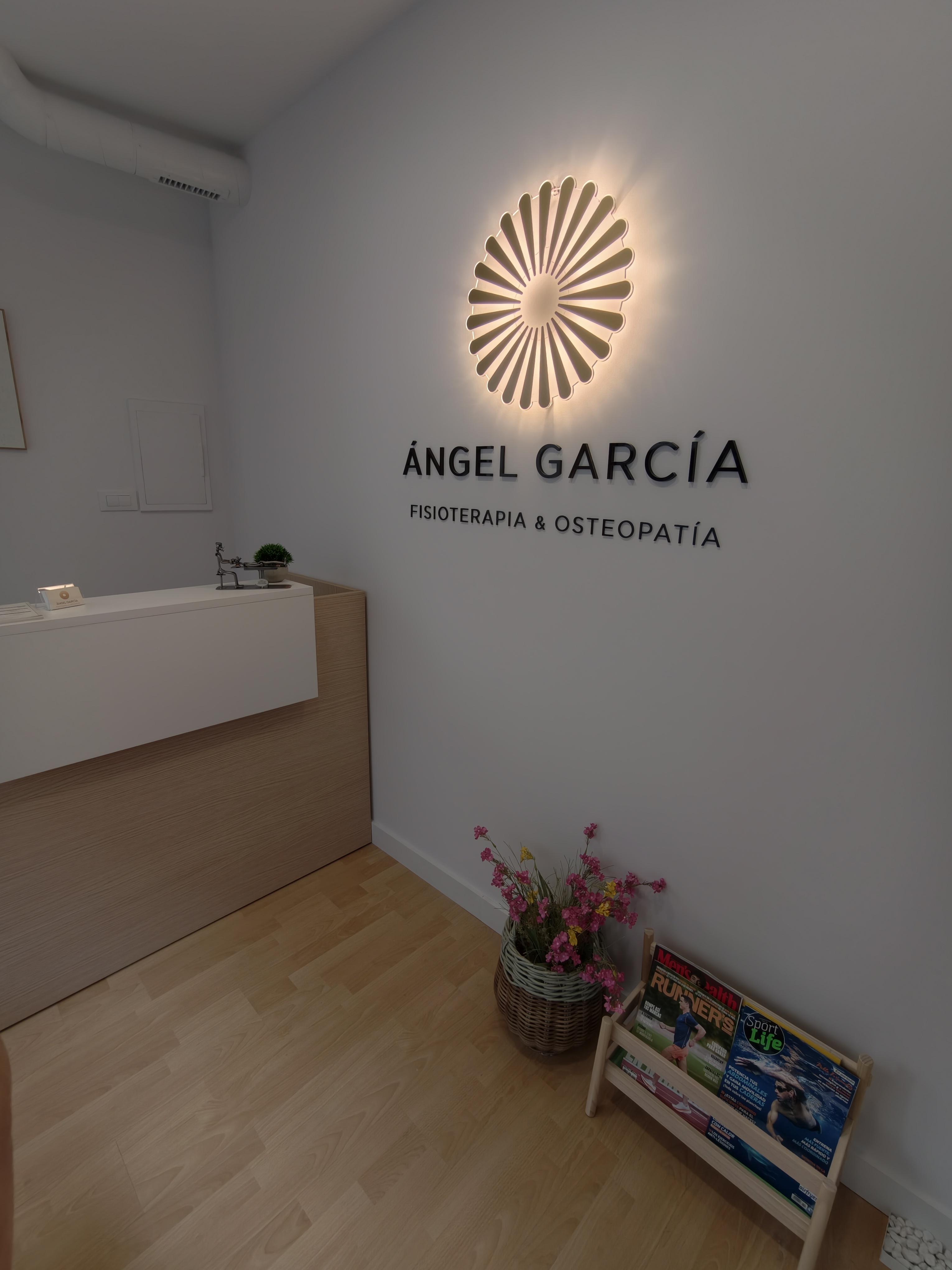 Recepción de la clínica Ángel García Fisioterapia